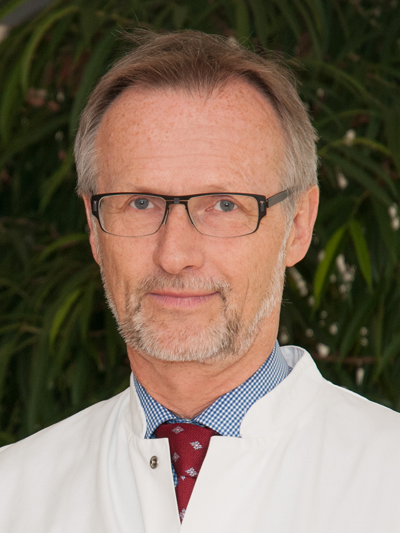 Chefarzt Prof. Dr. med. Berthold Jany fordert ein konsequentes Tabak-Werbeverbot