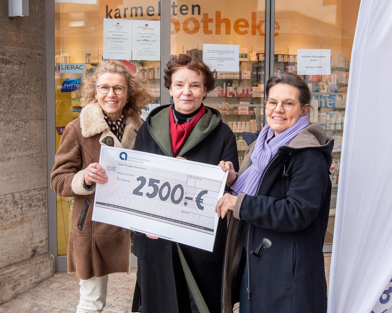 Karmeliten-Apotheke erlöst 2.500 Euro für die Missio Kinderklinik