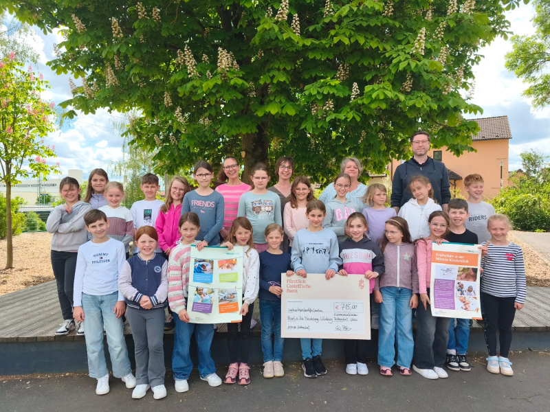 Kommunionkinder aus Rottendorf spenden 715 Euro für die Harl.e.kin-Nachsorge
